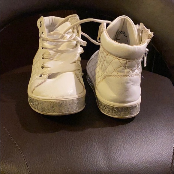 White boot like sneakers ,with glittery edges - Picture 3 of 3